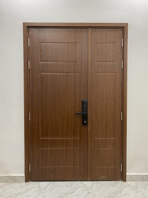 Mẫu cửa nhựa mẹ bồng con