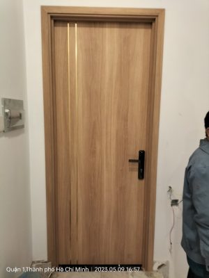 Mẫu cửa composite đơn giản