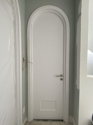 Mẫu cửa nhựa có lá sách cao cấp