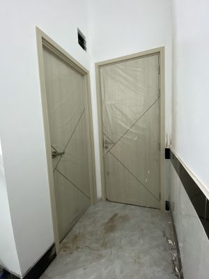 Thi công cửa nhựa composite 