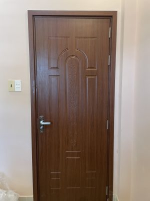 Chi phí lắp đặt hoàn thiện cửa composite