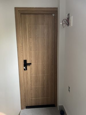 Cửa Composite cho căn hộ chung cư