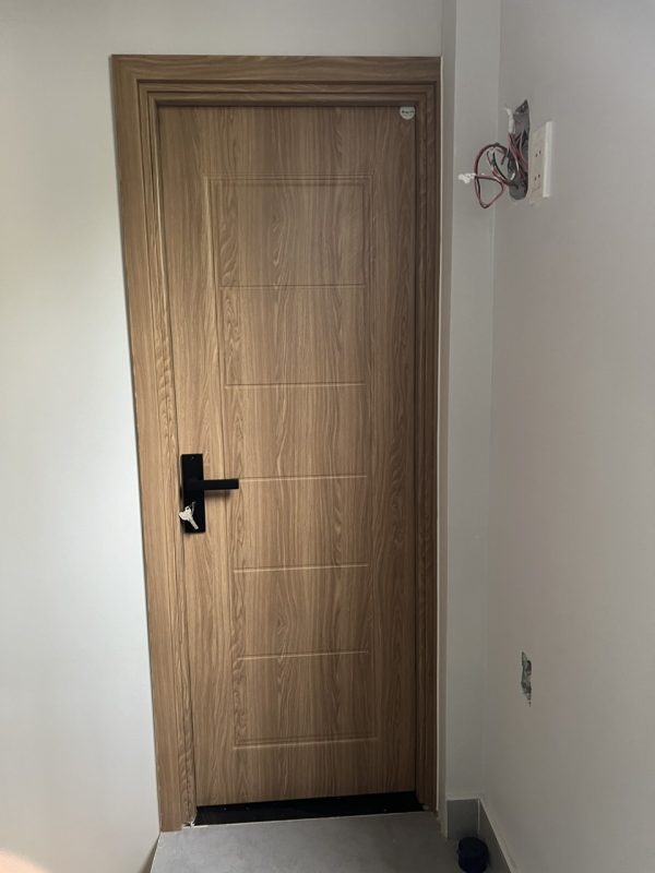 Cửa Composite cho căn hộ chung cư