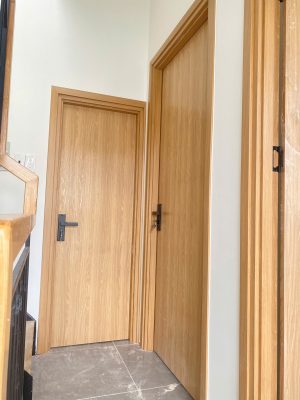 Cửa Nhựa Đài Loan Đúc Giá Rẻ 