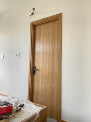 Cửa Nhựa Đài Loan Đúc Giá Rẻ 