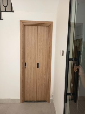 cửa gập 2 cánh toilet nhựa composite